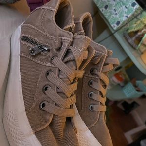 Blowfish malibu’s ❀。• * 。• ₊°。 ❀°